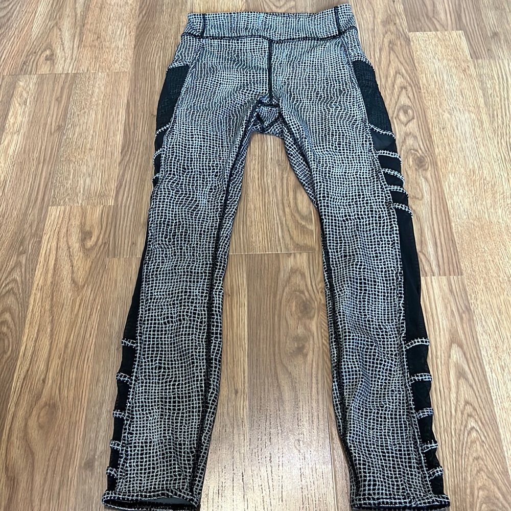 Lululemon black full length leggings sz 4